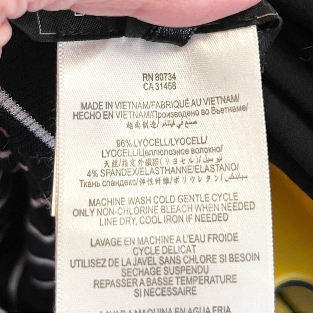 Versatile Bcbgmaxazria Ribbed Lightweight Bodycon… - image 8